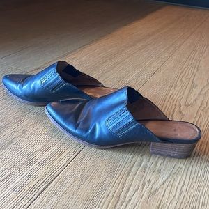 Madewell used black mules - size 8.5